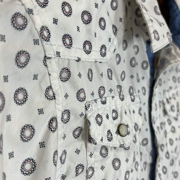 Tommy Hilfiger Boy's Button Down Long Sleeve Dress Shirt Size 8-10 Cotton Preppy - Picture 3 of 7